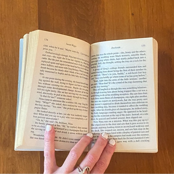 Susan Wiggs “Dockside” Paperback - Picture 7 of 7